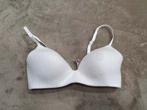 Victoria's Secret White Ribbed Lightly Lined Wireless Bra SIZE 36D